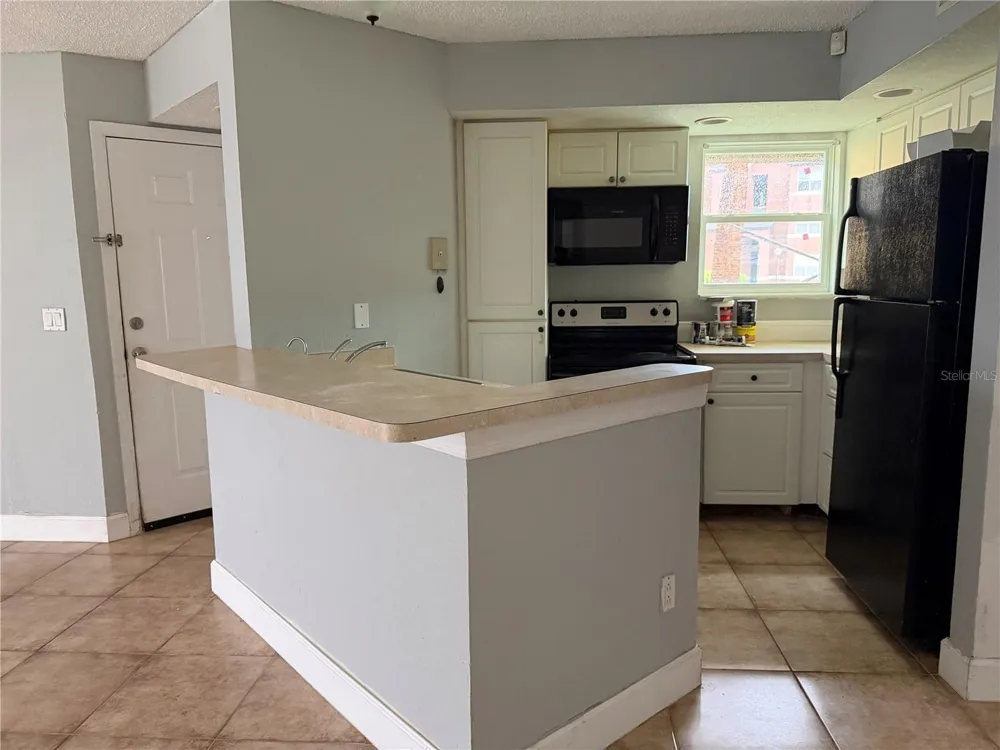 4658 COMMANDER DRIVE #817 Orlando, FL 32822