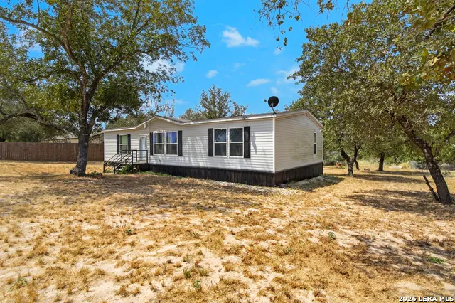 140 Valley View Dr Poteet, TX 78065