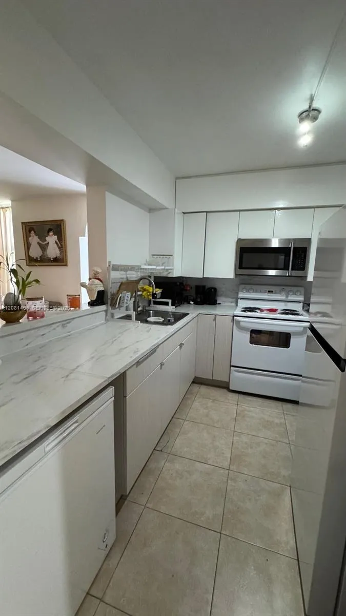 210 172nd St #144 Sunny Isles Beach, FL 33160