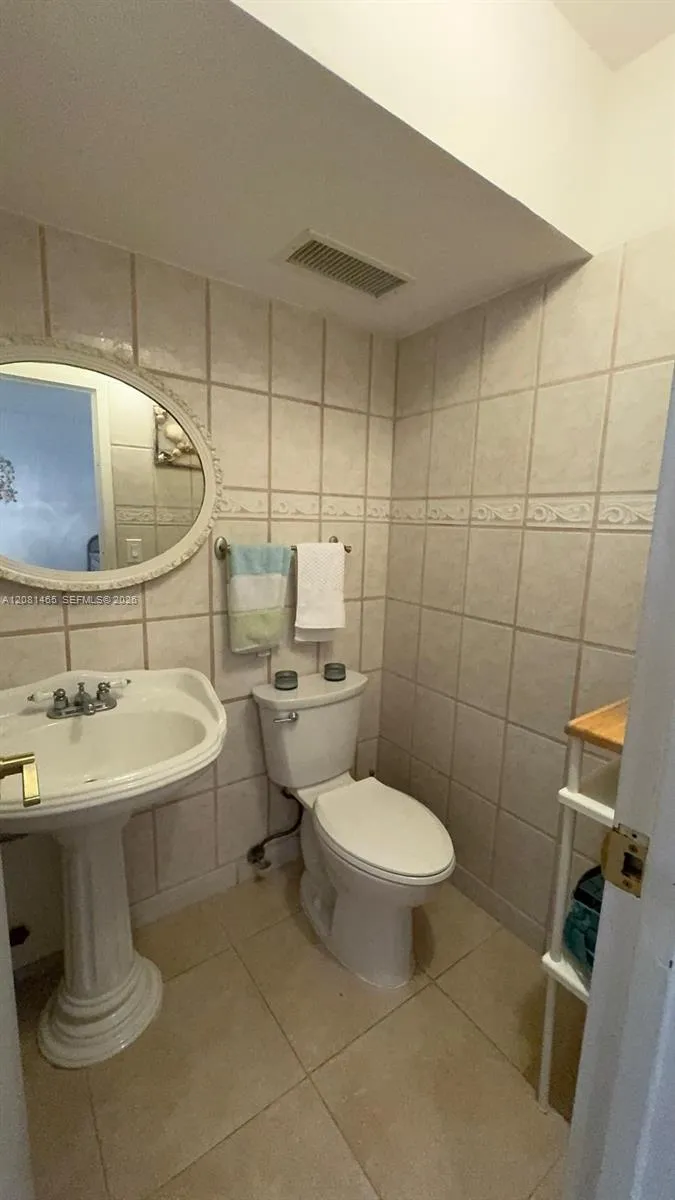 210 172nd St #144 Sunny Isles Beach, FL 33160