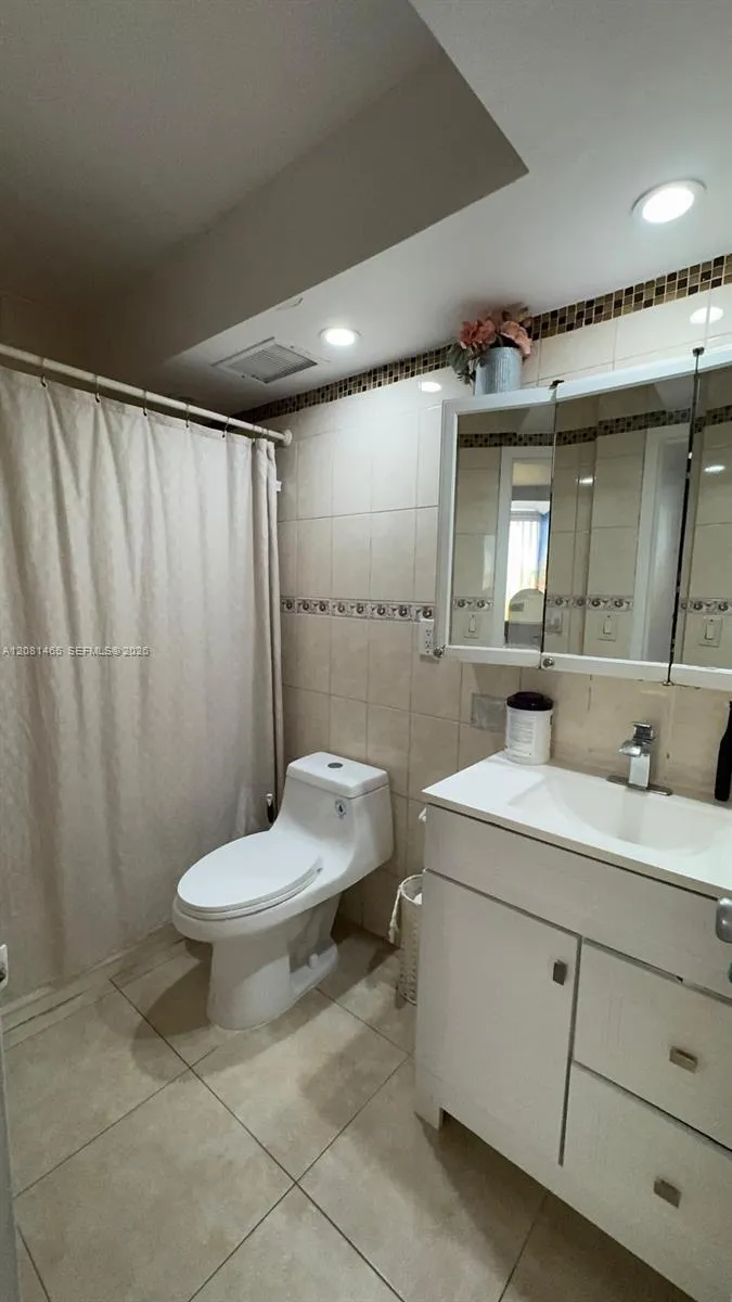 210 172nd St #144 Sunny Isles Beach, FL 33160