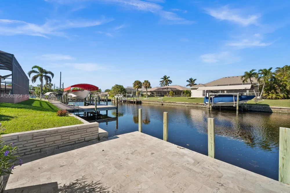 117 SE 40 th ter Cape Coral, FL 33904