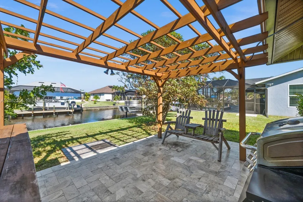 117 SE 40 th ter Cape Coral, FL 33904