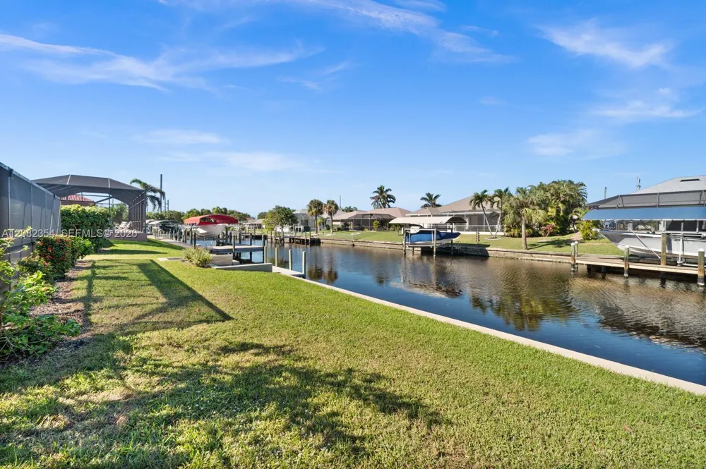 117 SE 40 th ter Cape Coral, FL 33904