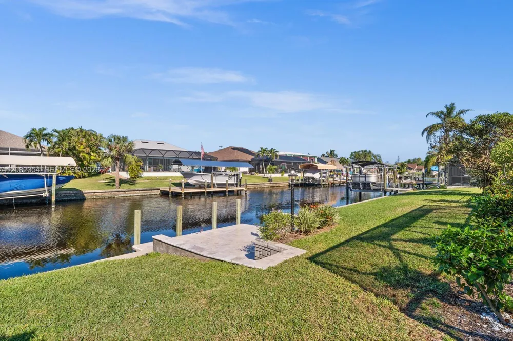 117 SE 40 th ter Cape Coral, FL 33904