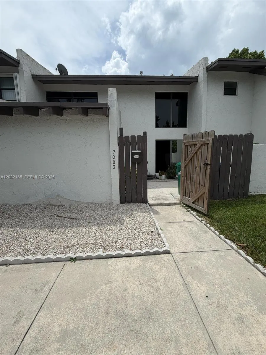 7002 SW 114th Ave #7002 Miami, FL 33173