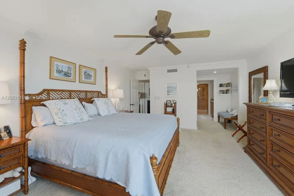19670 Beach Rd #PHB4 Tequesta, FL 33469
