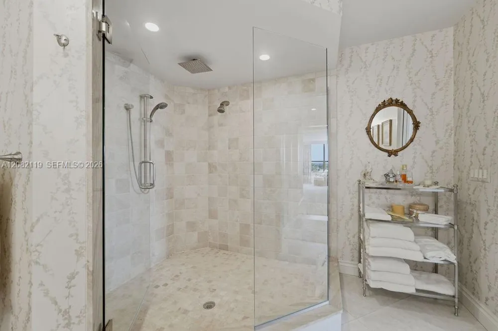 19670 Beach Rd #PHB4 Tequesta, FL 33469