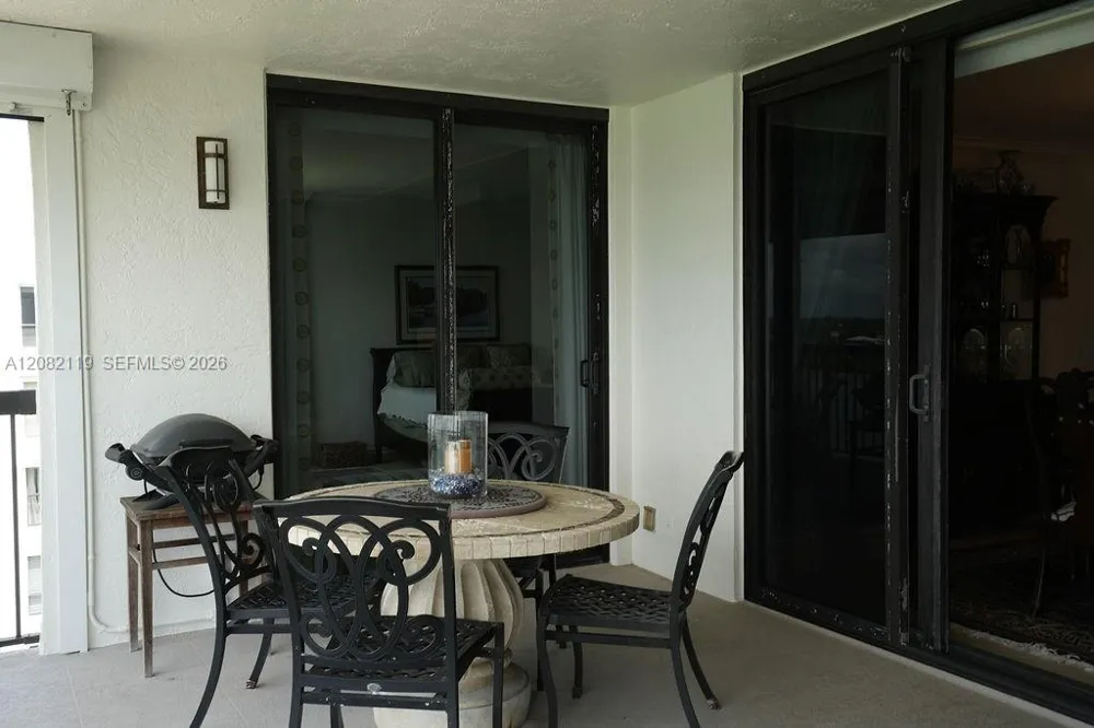 19670 Beach Rd #PHB4 Tequesta, FL 33469