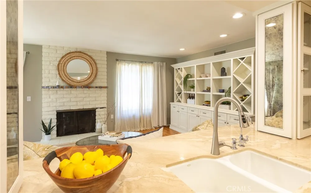 2378 Avenida Otono Thousand Oaks, CA 91362