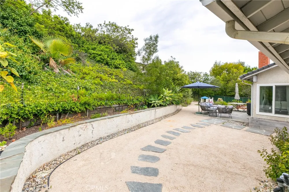 2378 Avenida Otono Thousand Oaks, CA 91362