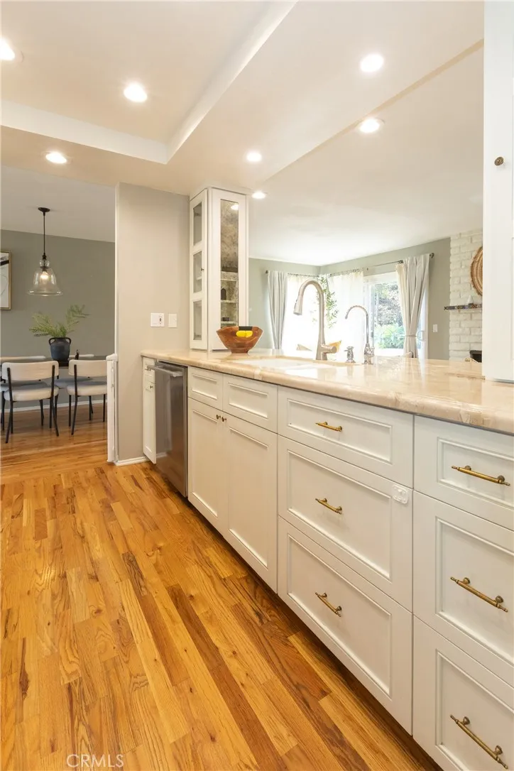 2378 Avenida Otono Thousand Oaks, CA 91362
