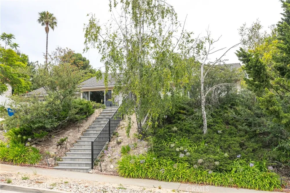 2378 Avenida Otono Thousand Oaks, CA 91362