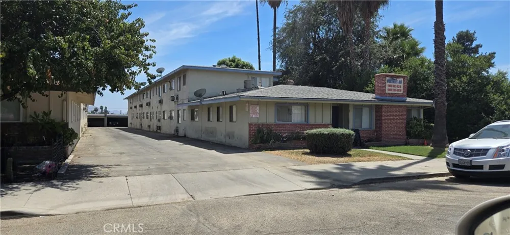 559 W 25th San Bernardino, CA 92405