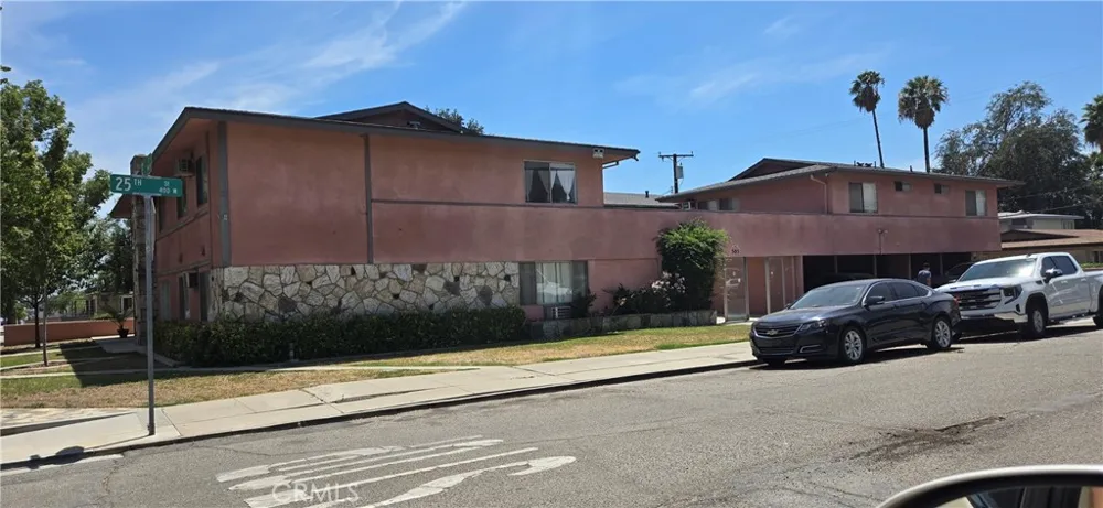 559 W 25th San Bernardino, CA 92405