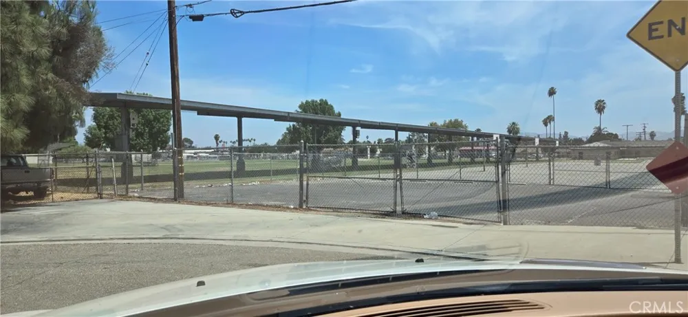 559 W 25th San Bernardino, CA 92405