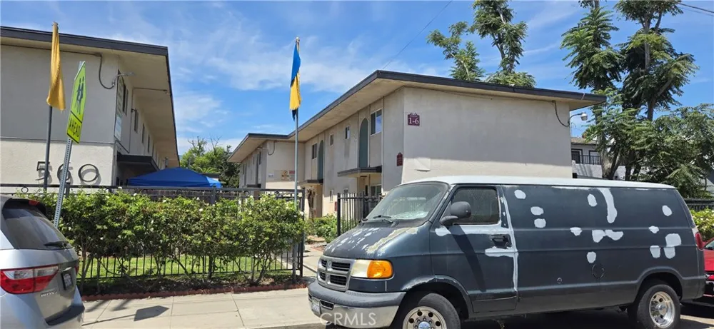559 W 25th San Bernardino, CA 92405