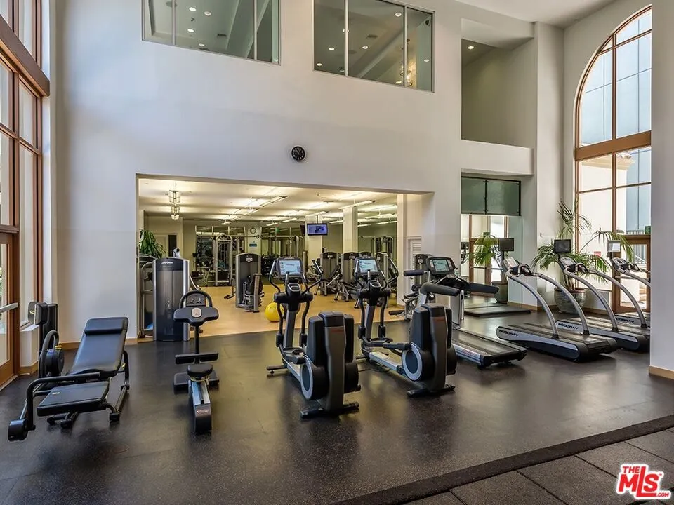 1041 Glendon Avenue #4151 Los Angeles, CA 90024