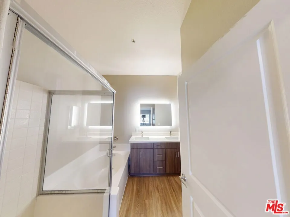 1041 Glendon Avenue #4151 Los Angeles, CA 90024