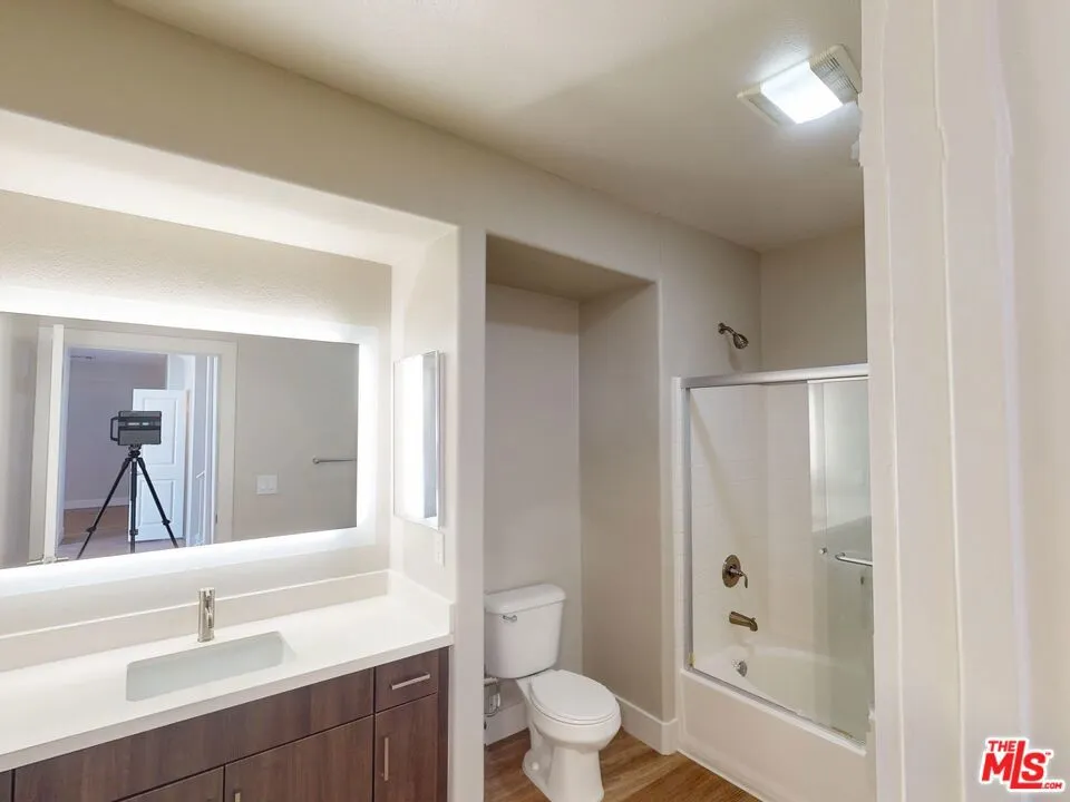1041 Glendon Avenue #4151 Los Angeles, CA 90024