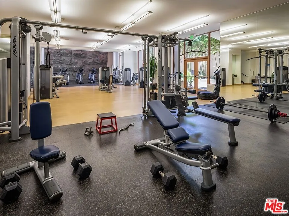 1041 Glendon Avenue #4151 Los Angeles, CA 90024