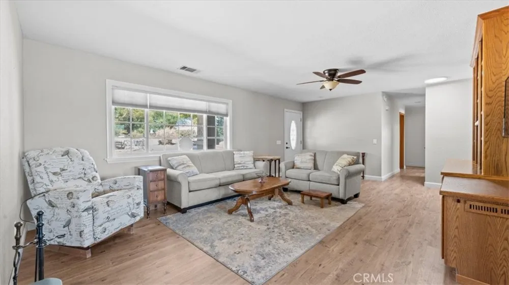 18977 Covina Hesperia, CA 92345