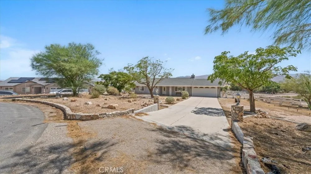 18977 Covina Hesperia, CA 92345