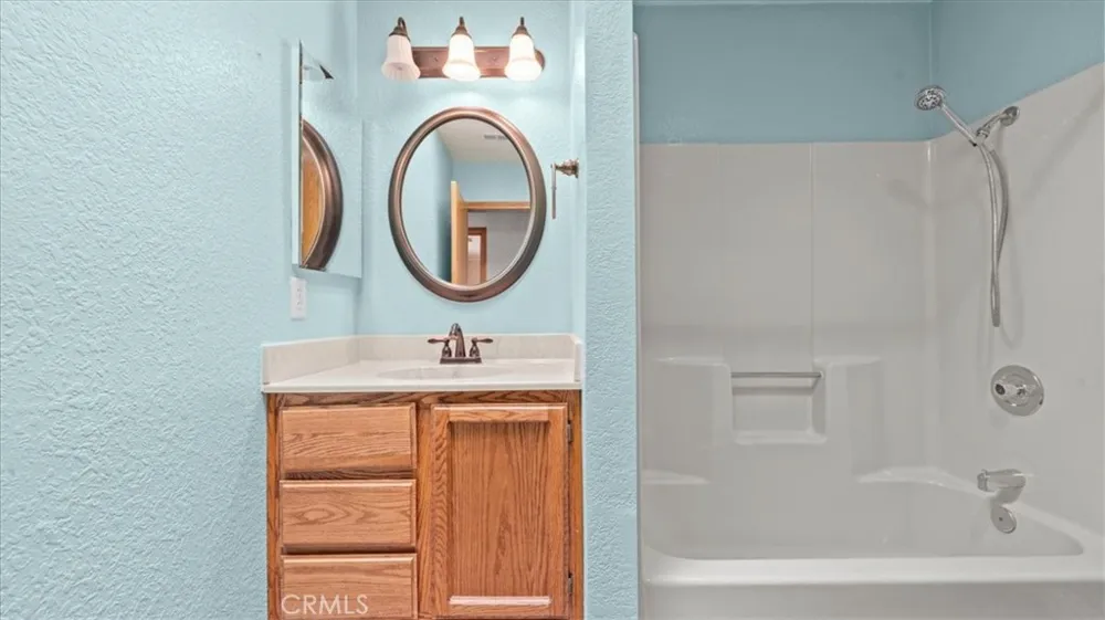 18977 Covina Hesperia, CA 92345