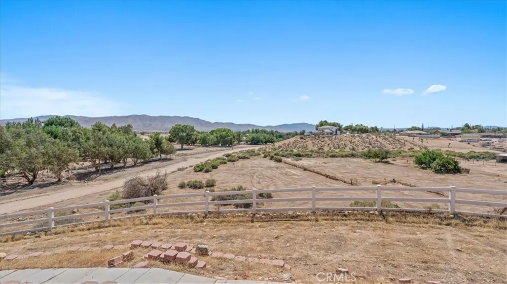 18977 Covina Hesperia, CA 92345