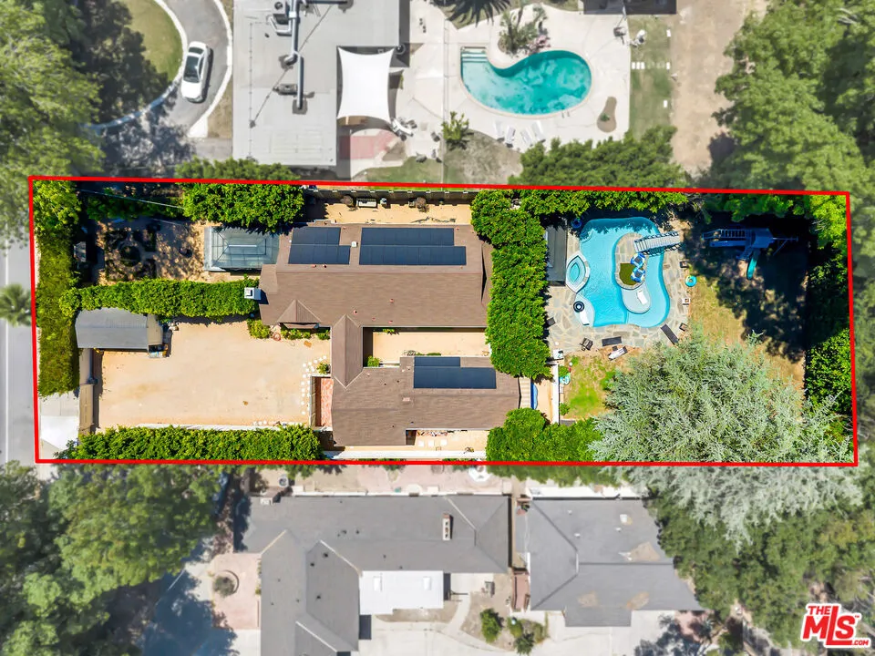 5923 Corbin Avenue Tarzana, CA 91356