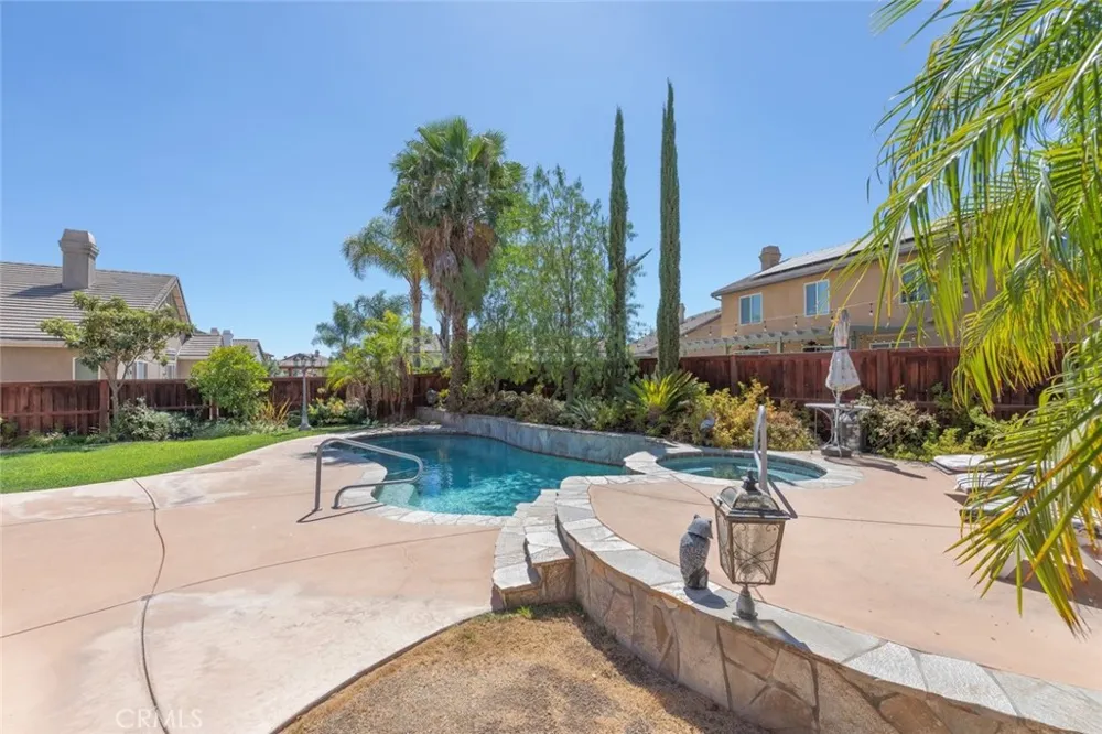 37097 Edgemont Murrieta, CA 92563