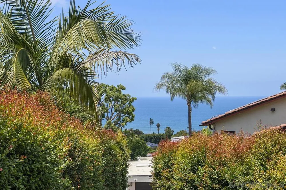 7612 Hillside Dr La Jolla, CA 92037