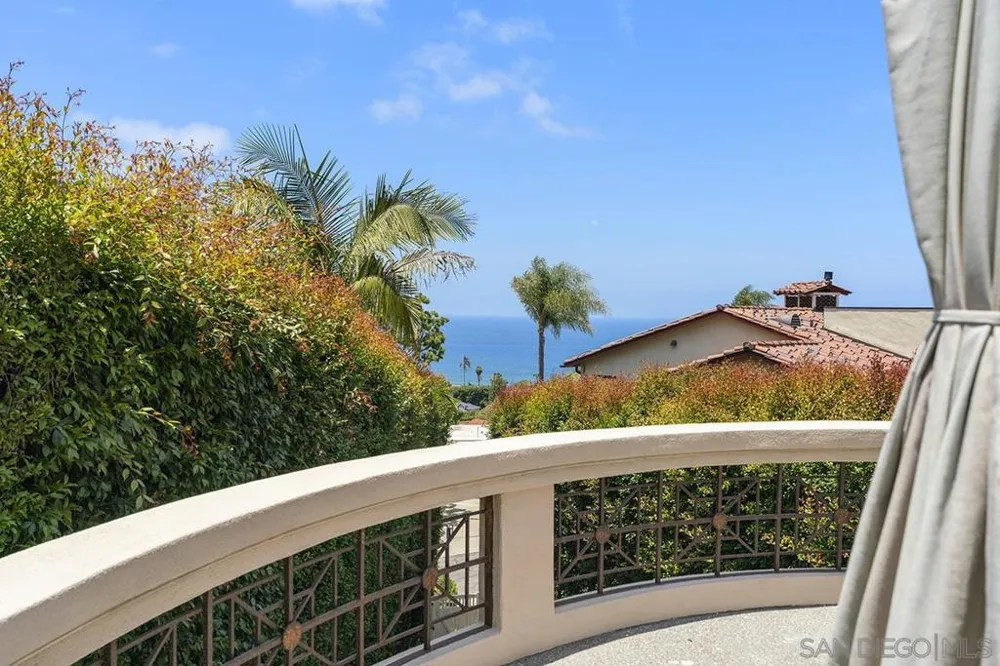 7612 Hillside Dr La Jolla, CA 92037