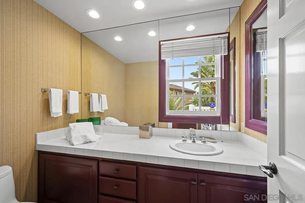 7612 Hillside Dr La Jolla, CA 92037