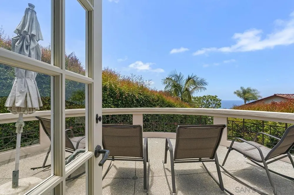 7612 Hillside Dr La Jolla, CA 92037