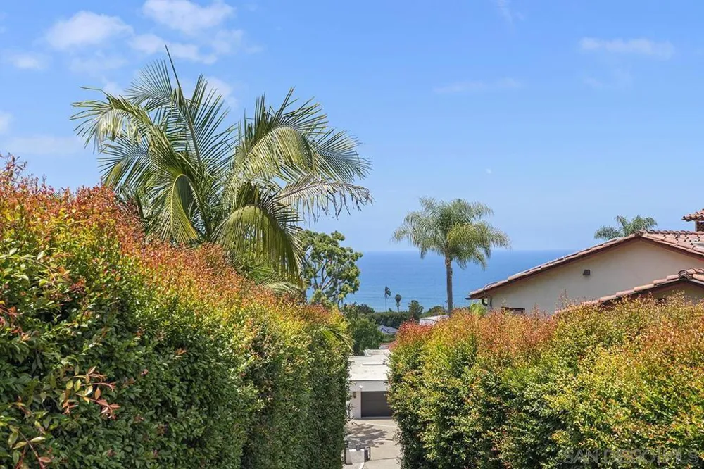 7612 Hillside Dr La Jolla, CA 92037