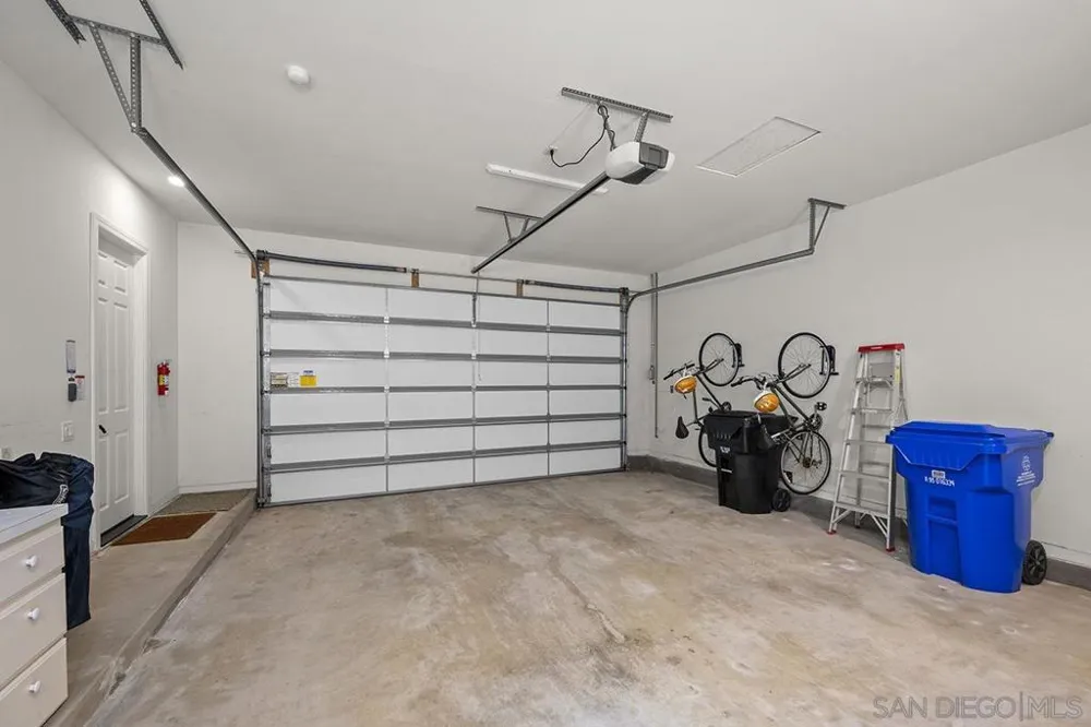 7612 Hillside Dr La Jolla, CA 92037