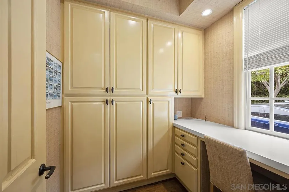 7612 Hillside Dr La Jolla, CA 92037