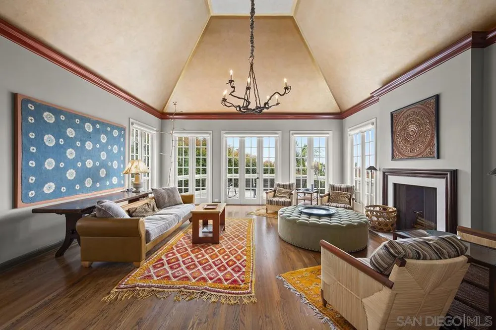 7612 Hillside Dr La Jolla, CA 92037