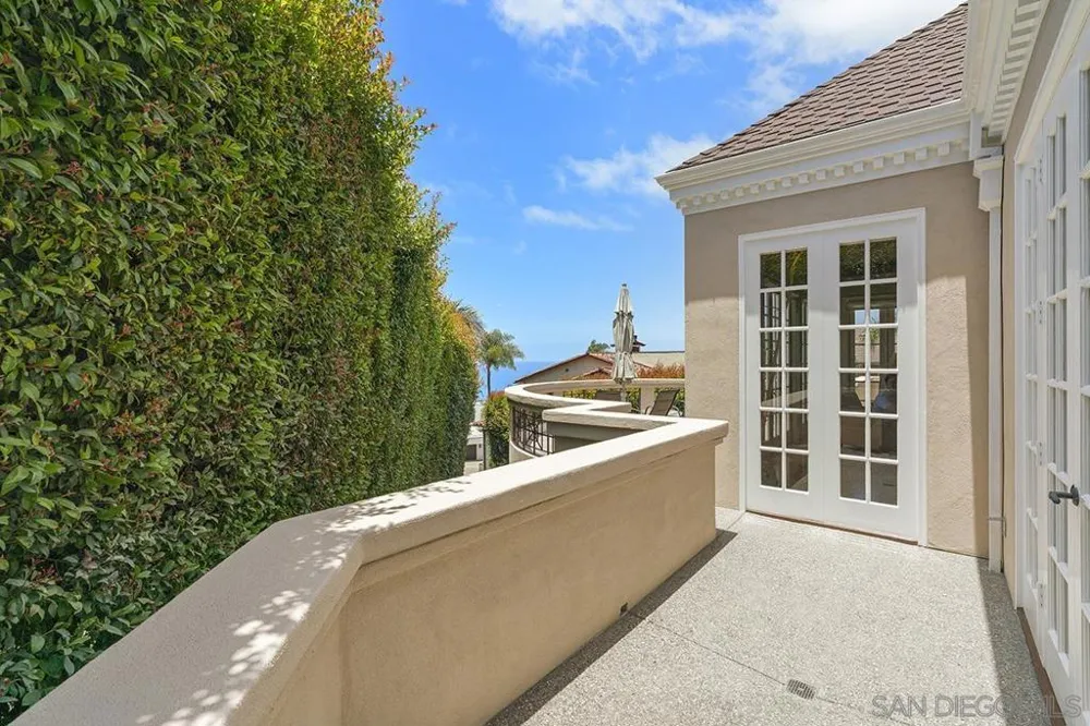 7612 Hillside Dr La Jolla, CA 92037