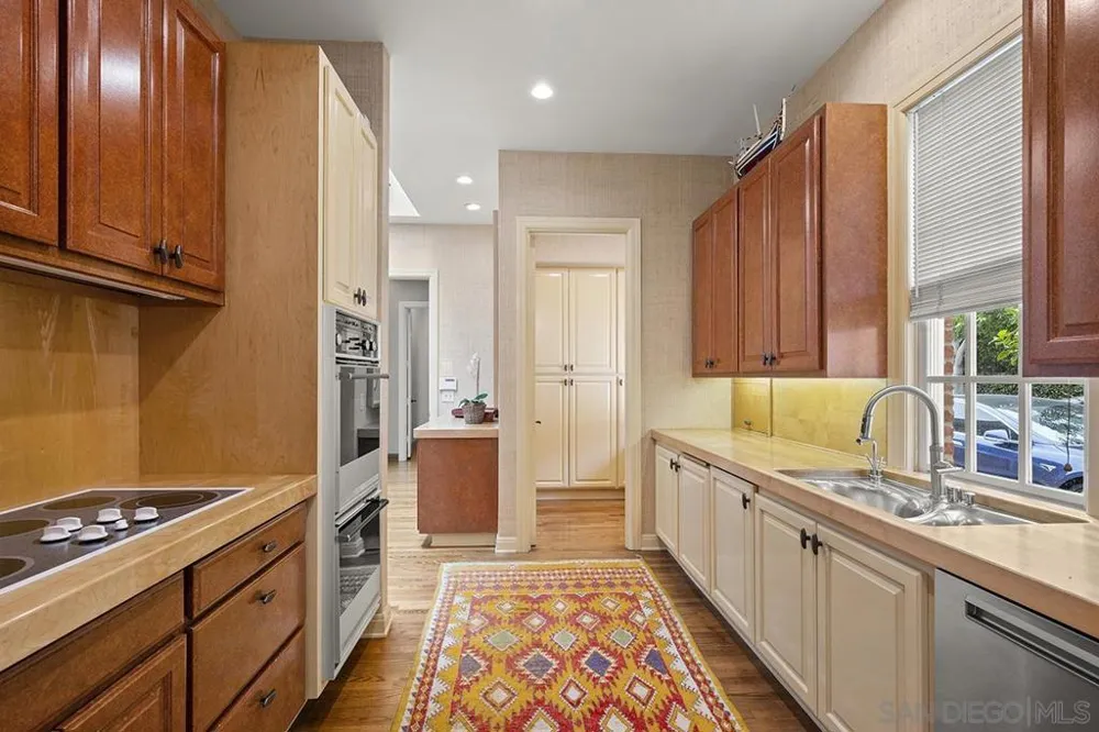 7612 Hillside Dr La Jolla, CA 92037
