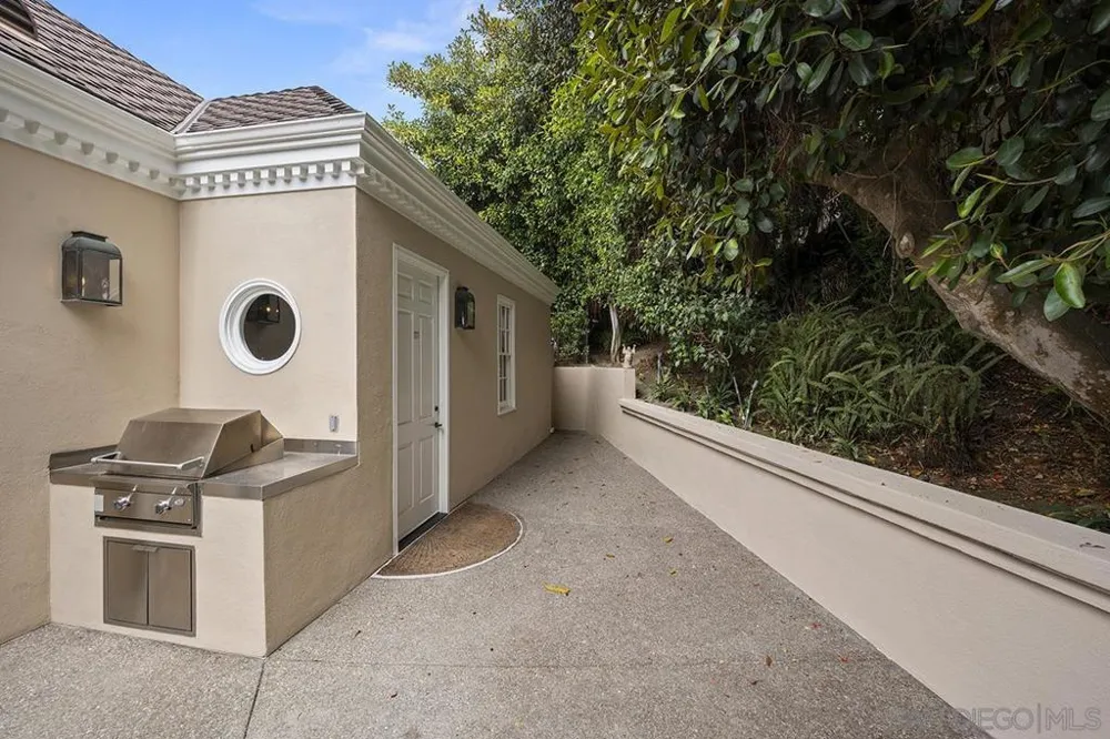 7612 Hillside Dr La Jolla, CA 92037