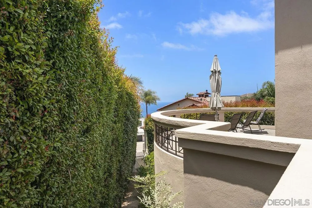 7612 Hillside Dr La Jolla, CA 92037