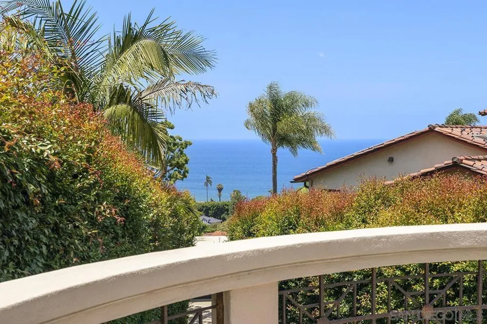7612 Hillside Dr La Jolla, CA 92037