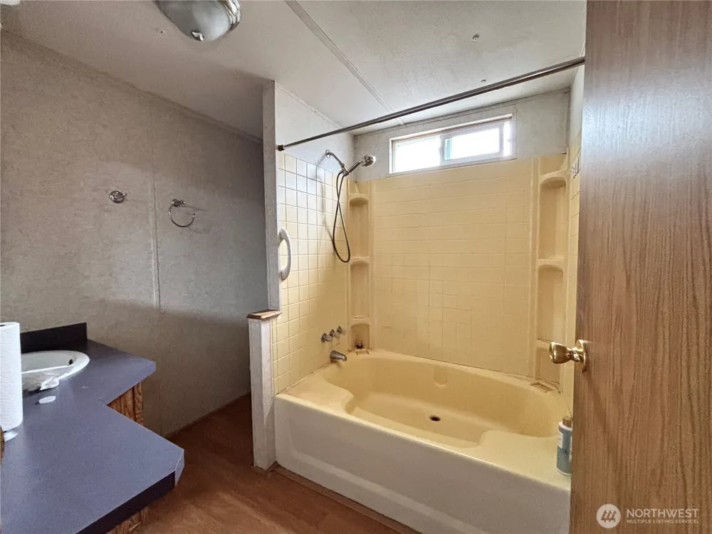 900 29th Street SE #E14 Auburn, WA 98002