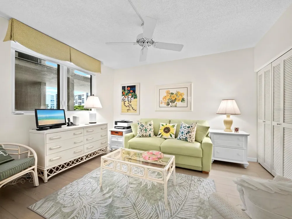 1075 GULF OF MEXICO DRIVE #205 Longboat Key, FL 34228