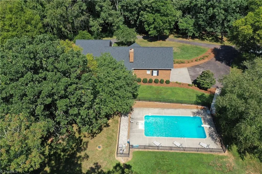 3265 Beroth Road Pfafftown, NC 27040