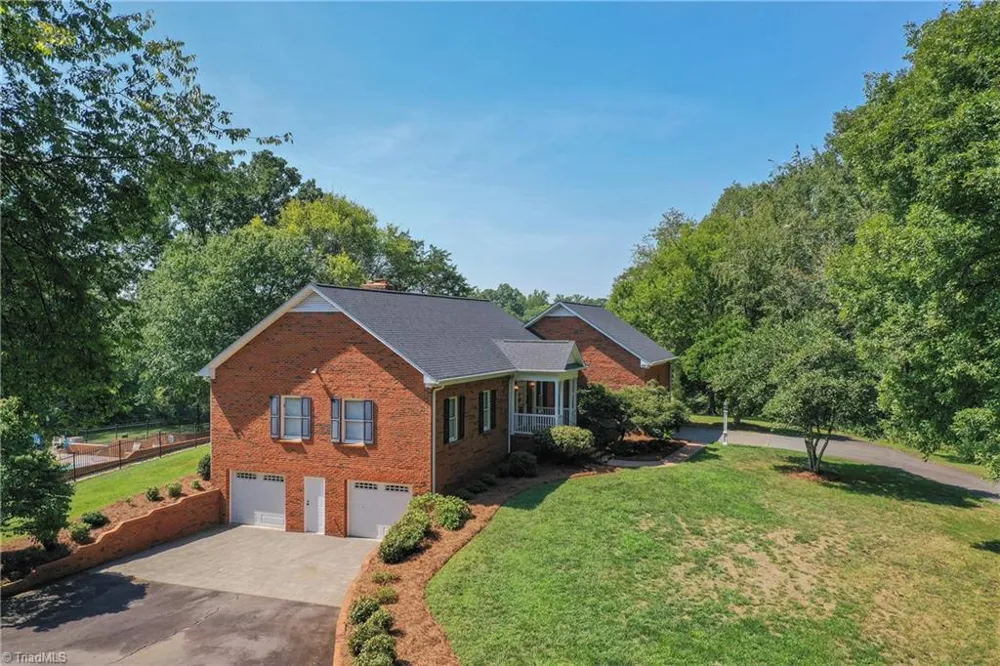3265 Beroth Road Pfafftown, NC 27040