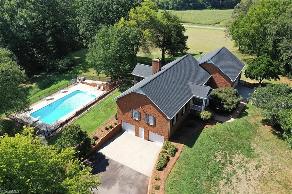 3265 Beroth Road Pfafftown, NC 27040