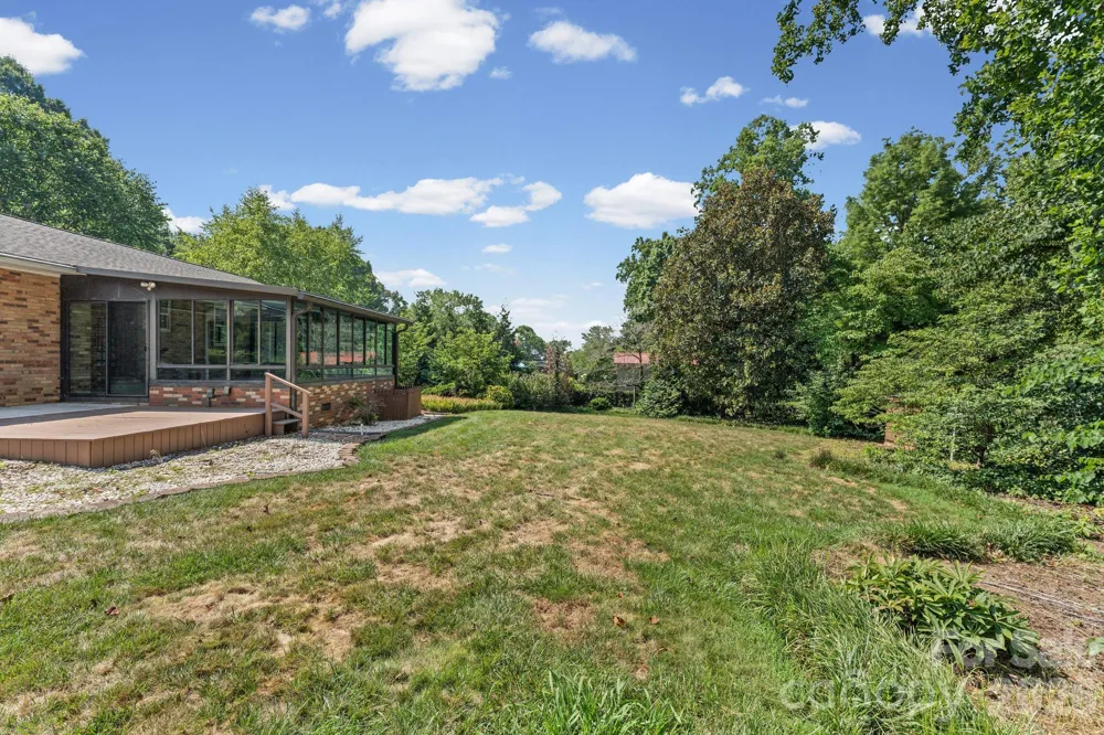 469 Sunset Drive Winston Salem, NC 27107